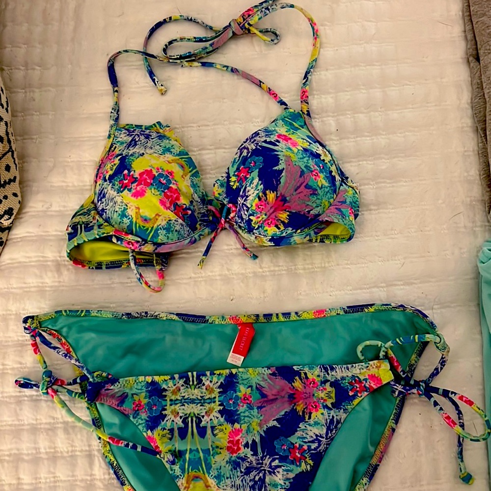 Gorgeous swim set